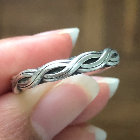 Pandora retired Twist ring - Picture 9 of 12
